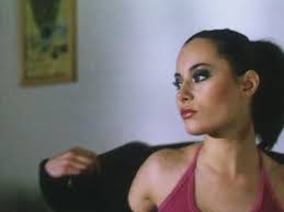 Laura cosoi (n.2 ianuarie 1982, iași) este o actriță română de film, teatru, televiziune și voce, una dintre actrițele vedetă ale postului de televiziune pro tv. Laura Cosoi Celebritatea Are Un TÄƒiÈ™ Ciudat Te InsingureazÄƒ È™i Ajungi SÄƒ Nu È›i Mai AparÈ›ii Life Ro