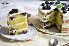 Mere 6 buc taiate cuburi mari. Tort Cu Crema De Zahar Ars Si Blat De Pandispan Reteta Video