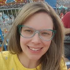 Krista Weir's Instagram, Twitter & Facebook