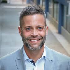 Aaron Eggers's Instagram, Twitter & Facebook