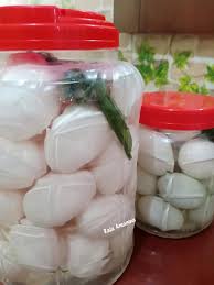 Jadi lebih baik buat telur masin sendiri jika anda ingin menjimatkan kos. Cara Buat Telur Masin Cantik Kejadiannya Penting Didihkan Air Hingga Naik Bunga Garam Mingguan Wanita