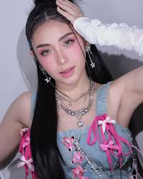 BINI... BEA? 👀🌸 LOOK: Content creator Bea Borres stuns fans and followers 