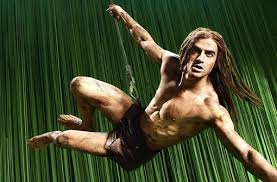 Weitere ideen zu tarzan, darsteller, klassische reiseposter. Tarzan Darsteller Gian Marco Schiaretti Hat Seine Ersten Flugstunden Daher Bereits In Der Hansestadt Absolviert In Unserer Bildergalerie Lernen Sie Die Musical Darsteller Und Ihre Rollen Kennen Schwarzwalder Bote