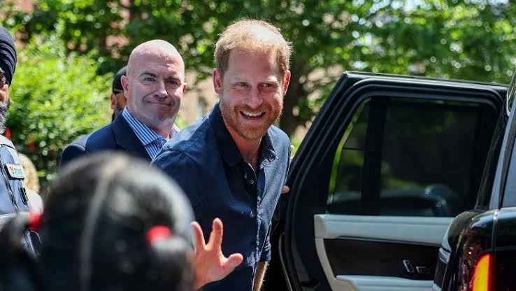 Meghan will not appear at public events during Harry UK trip - BBC News