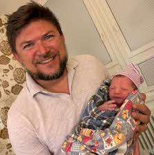 Závodník Martin Prokop má druhého syna, narodil se mu Maxmilian