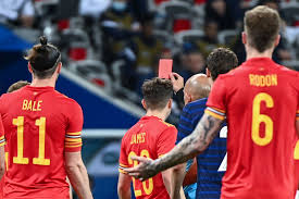 Équipe type pays de galles 2022/2023. France Pays De Galles L Arbitre S Excuse Pour Le Rouge Et Cree La Polemique Sport Fr