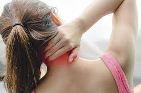 Sakit leher termasuk gangguan kesehatan yang umum dialami siapa pun. 4 Tips Mencegah Sakit Leher Yang Disebabkan Salah Bantal