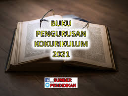 Murid yang rendah di hadapan dan yang tinggi di belakang. Buku Pengurusan Kokurikulum Sekolah 2021 Sumber Pendidikan