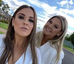 Alyssa Quinn's Instagram, Twitter & Facebook