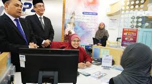 Sebagai berikut menurut pendapat mayoritas ulama, bahwa zakat fitrah di keluarkan dengan kadar ukuran 1 sha'. Kadar Zakat Fitrah 2018 Archives Amirnawawi