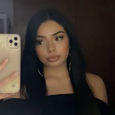 Daisy Acevedo's Instagram, Twitter & Facebook