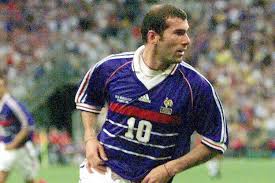 Maillot xv de france très bon état. Le Maillot De Zinedine Zidane Retire De La Vente Aux Encheres L Equipe