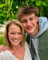 Mandy Jury (@jurypartyofseven) • Instagram photos and videos