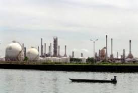 Kilang pertamina di cilacap, jawa tengah terbakar, jumat (11/6/2021). Kilang Minyak Pertamina Cilacap Dapat Sentuhan Modernisasi Republika Online