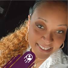 💀💀💀 Kristina Weiss 1h When you don't have enough room in your luggage to  pack your Heihei hat for the flight back home... و 日 T31