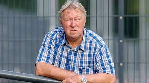 Diese ist die profilseite des trainers horst hrubesch. Hsv News Horst Hrubesch Und Hamburg Arbeiten An Neuer Philisophie Fussball News Sky Sport