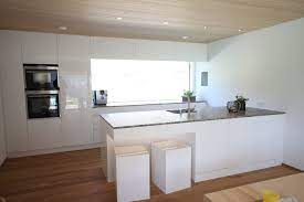 Wenn auch du dir nicht. Kuche Modern Weiss Braun Beige Hochglanz Kuche Und Holz Arbeitsplatte Moderne Kuche Kuche Beige Wohnung Kuche