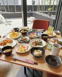 Their menu includes sashimi, sushi, cold cuts, tempura, teppanyaki, noodles. 9 Best Japanese Buffets In Kl 2020 All You Can Eat Sushi Sashimi And Hotpot Klook Travel Blog