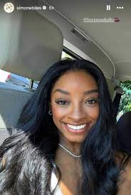 Simone Biles shows off new hairstyle while cheering for husband Jonathan  Owens Simone Biles turned heads