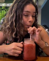 “Te amo sin saber cómo, ni cuándo, ni de dónde, te amo directamente sin  problemas ni orgullo: así te amo porque no sé amar de otra manera“ ~Pablo  Neruda~, Gracias @jdanielmonge por hacer siempre este ...