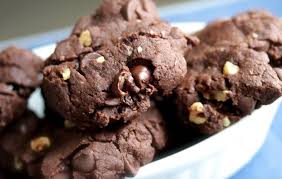 Resepi Biskut Chip Coklat Bahan Bahan 1 Cawan Butter 1 2 Cawan Gula Castor 1 2 Cawan Gula Perang 2 Biji Telur 1 Sdk Makanan Kue Coklat Chip Kue Kering Mentega