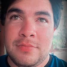 Hola! Sería la misma persona, porque tendría la misma esencia