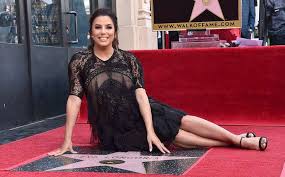 Veja mais ideias sobre eva longoria, atriz, hair hair. Gravida Eva Longoria Recebe Estrela Na Calcada Da Fama E E Prestigiada Por Famosos Estrelando