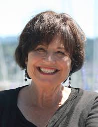 Have you seen the Lightning Storm Clear ball in person yet? 🤩 It'll make  you want to shoot your spares!  https://www.stormbowling.com/lightning-storm-clear-bbpvcl12 (📸: Terry  McKinney)