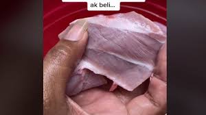 Selain lezat, terdapat berbagai manfaat daging sapi untuk kesehatan yang tidak selain rasanya lezat, daging sapi tentunya juga menjadi sumber protein yang baik bagi tubuh. Niat Mau Masak Daging Sapi Wanita Ini Mendadak Ragu Pas Lihat Wujudnya Suara Kalbar
