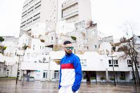 Fréquentée par de riches personnes, saint jean de luz a conservé quelques magnifiques hôtels particuliers. Mehdi Yz L Enfant Seul De Saint Jean La Puenta Interview Abcdr Du Son