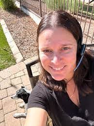 Kelly Holsapple's Instagram, Twitter & Facebook