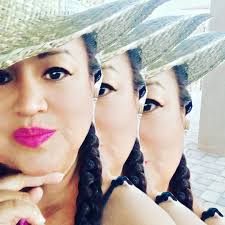 🌺 Happy Aloha Friday!!!! 🌺 Don't forget to stream Elevation this  weekend!! Any dope plans?! 🌝🌚 HMUA @theroxyexperience_ Top is  @curatedbylizd