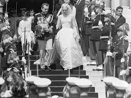 En.wikipedia.org/wiki/wedding_dress_of_grace_kelly (photo by walter carone/paris match via. Looking Back On Grace Kelly And Prince Rainier S Wedding Photos