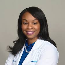 Evelyn Dearing's Instagram, Twitter & Facebook