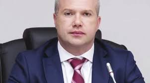 Stadionul morţii, gazdă periculoasă ţ pentru micii p sportivi