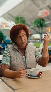 Op het gemak een koffie drinken zit er deze zondag niet in. ☕️ Bekijk  #Nonkels nu in de app van GoPlay. | Play | Facebook