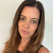 Grab a Madri Excepcional limited edition glass ready for bank hols weekend  😍 available first in Sainsbury's superstores 🧡🔥