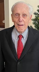 Jennifer Brekke's Instagram, Twitter & Facebook