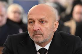 Kazimierz marcinkiewicz w programie wirtualnej polski opowiedział o swoich politycznych planach. Kazimierz Marcinkiewicz Ostatecznie Ponizony To Jego Koniec Sroga Kara Za Wyglup Zycia Z Izabell Nczas Com