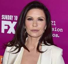 Catherine Zeta-Jones, gaganap bilang drug lord-Balita