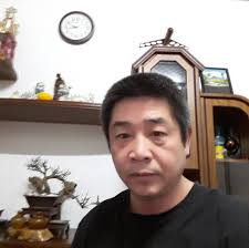 瑞益50年了，很多顧客說我們是富有人情味的老藥局， 陪伴在他們身邊成為多年的好朋友。 我們傳承了三代，  第一代是由張永吉(阿公)白手起家經營一間小藥局， 還記得聽到以前那個年代在台南的故事， 至今依舊歷久彌新。 後來我們自創谷關青草膏品牌開始賣貼布，  並且慢慢 ...