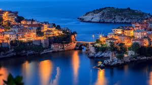 Safranbolu üzerinden de amasra'ya gidilebilir. Amasra Kalesi Kultur Portali