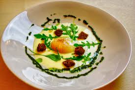 L œuf Parfait A La Creme De Parmesan Et Pesto D Herbes Aromatiques Plats D Epoque Herbes Aromatiques Plat