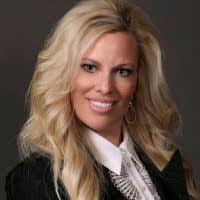 Elaine Lao's Instagram, Twitter & Facebook