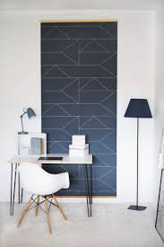 Diy Tapetenwandbild Und Mein Neuer Arbeitsplatz Schreibtisch Buro Eames Chair Tapete Ferm Living Wohnen Burotisch Wohnzimmersessel