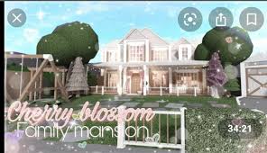 It has a clean look with dark wood and abundant large windows for lots of sunlight to pour in. Pin By Natalie On Roblox Ideas Small House Design Plans Small House Design Tiny House Bedroom