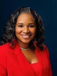 Vanessa Lansing's Instagram, Twitter & Facebook