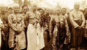 Pepatah ini biasanya diungkapkan dalam berbagai kegiatan dalam suasana riang gembira. Risalah Semesta Dek Nalabu Essoe Ri Tenngana Bitarae Page 2 Wattpad