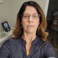 Kelly Burden's Instagram, Twitter & Facebook