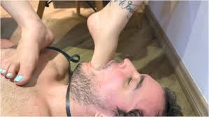 Sweaty feet after wearing boots all day - Lana Noccioli and Agata